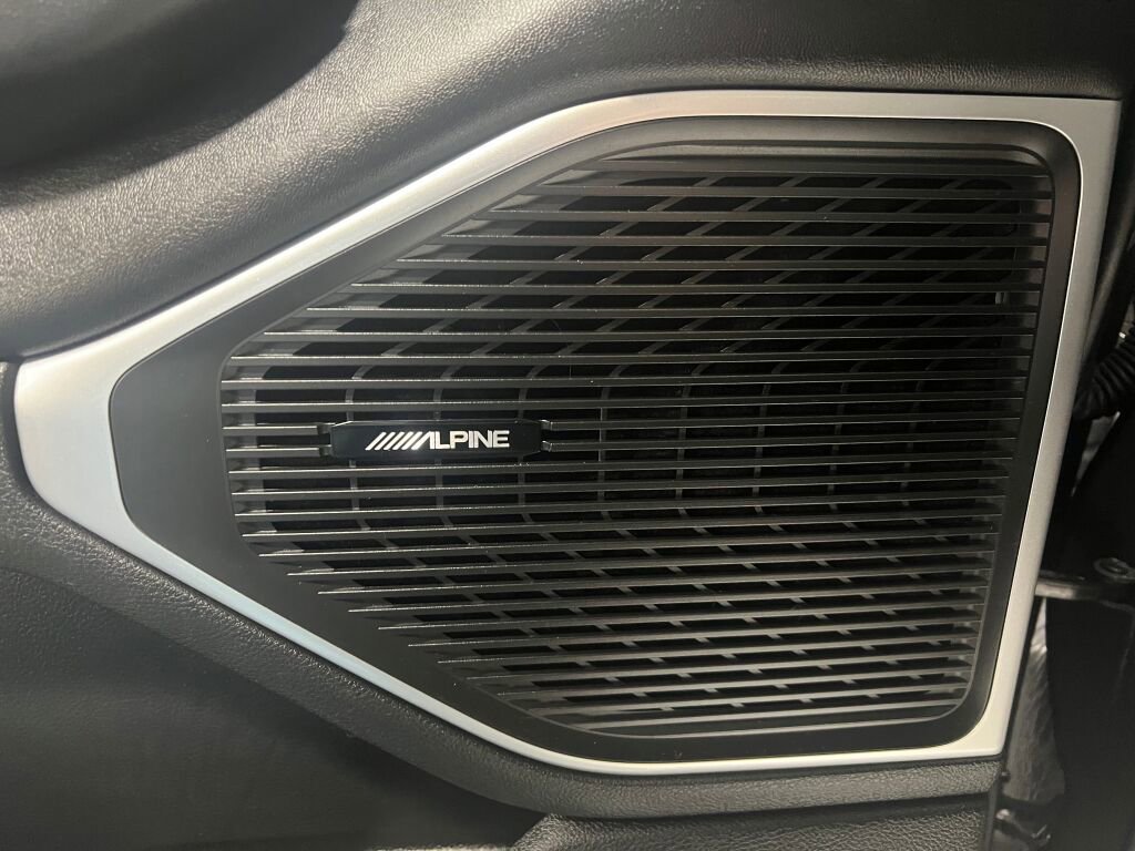 Used 2022 Jeep Wagoneer Series III w/ Flexible Seating Group image 17