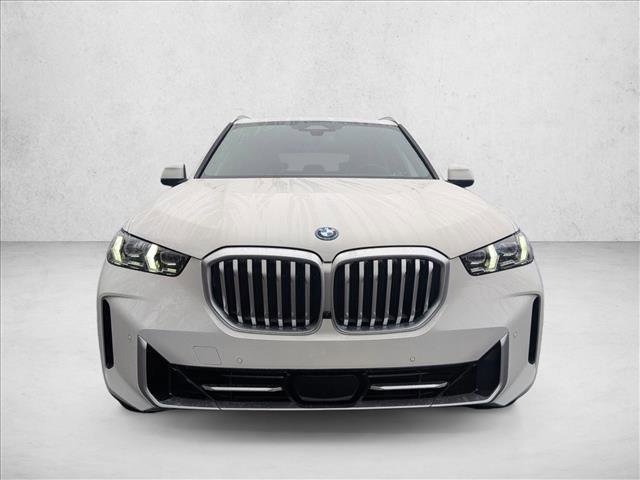 New 2026 BMW X5 xDrive50e image 5