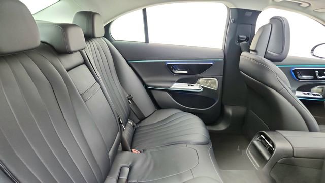 Used 2024 Mercedes-Benz E 350 4MATIC Sedan image 24