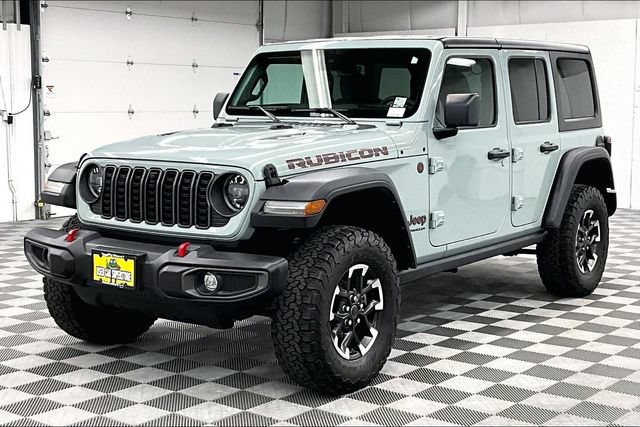 Used 2024 Jeep Wrangler Unlimited Rubicon w/ Dual Top Group AWD/4WD image 11