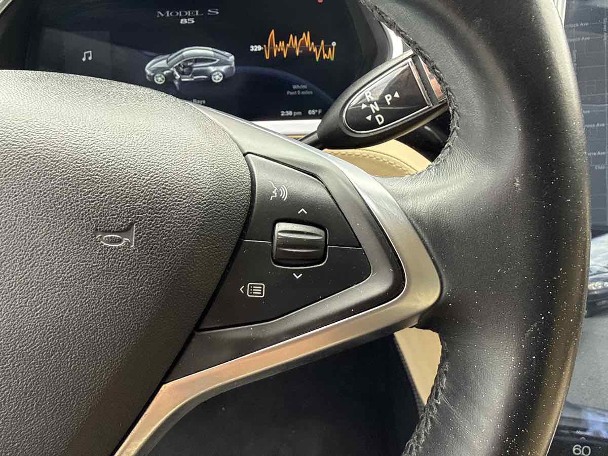 Used 2014 Tesla Model S 85 RWD image 21