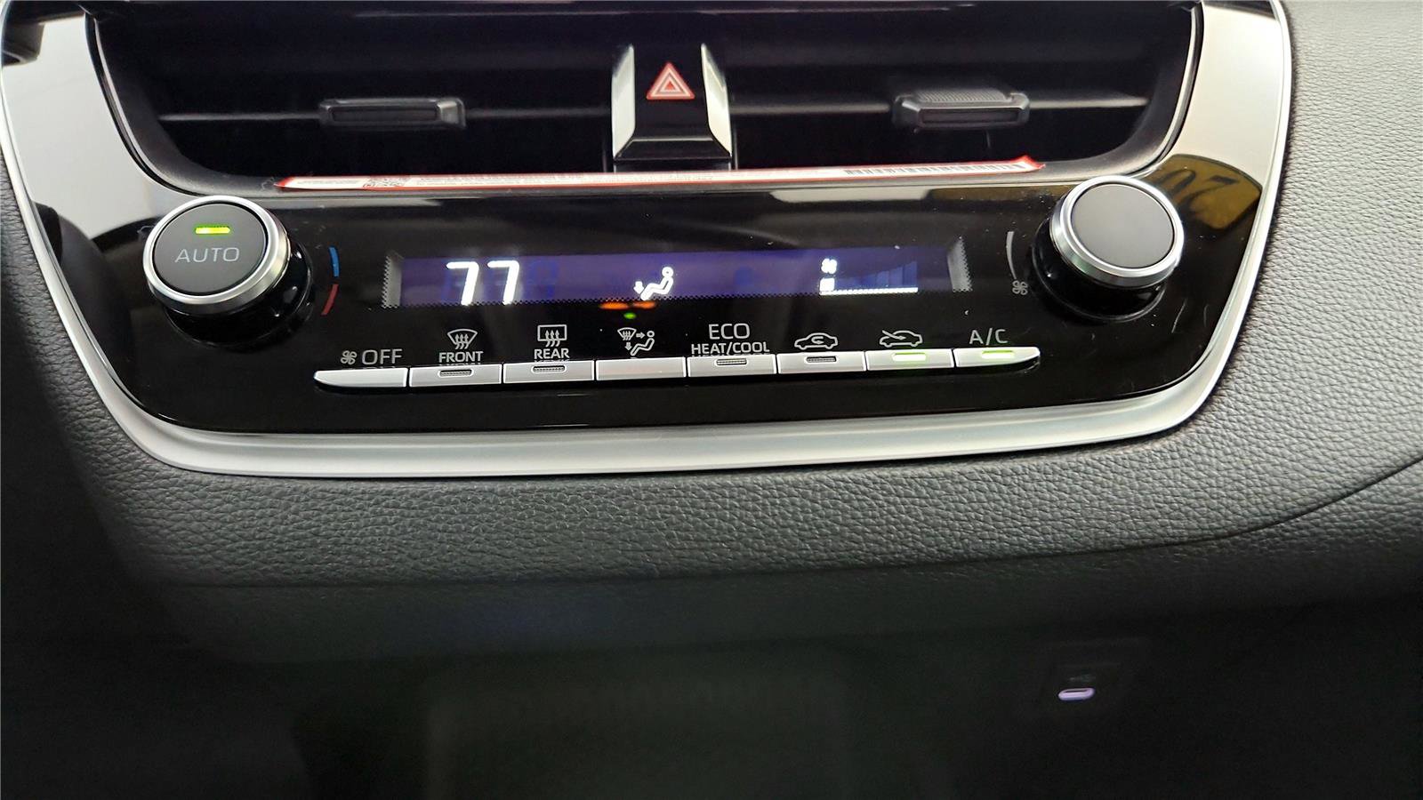 Certified 2025 Toyota Corolla LE image 31