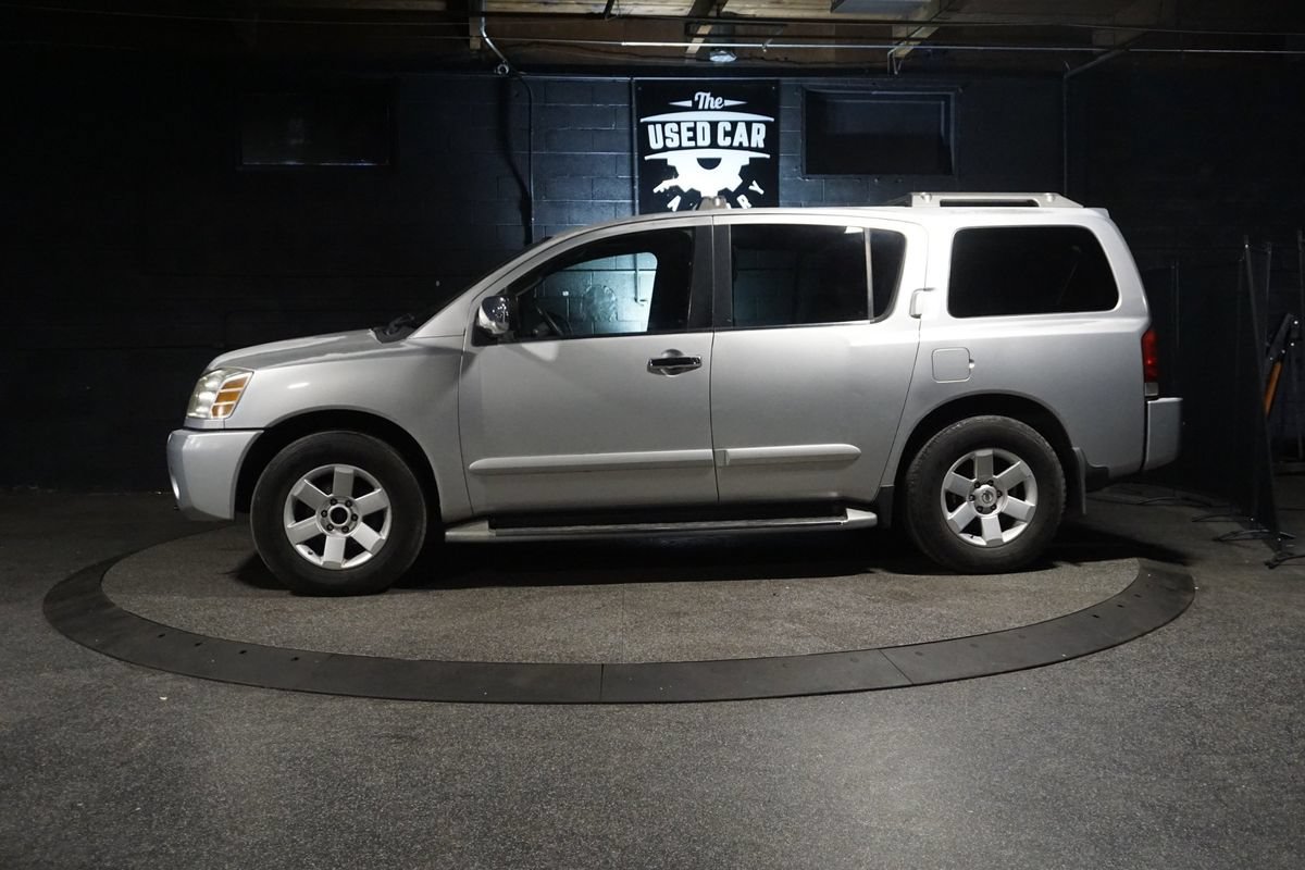 Used 2004 Nissan Armada LE w/ (DVD) Technology Pkg (LE) AWD/4WD image 3