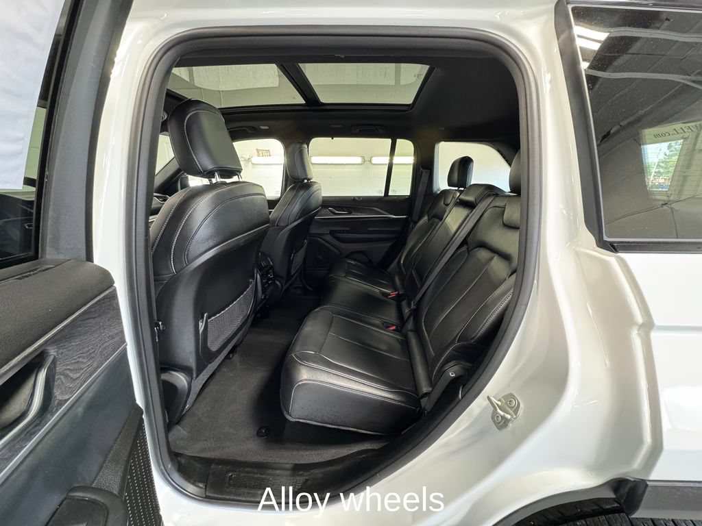 Used 2024 Jeep Grand Cherokee Limited w/ Luxury Tech Group II AWD/4WD image 20