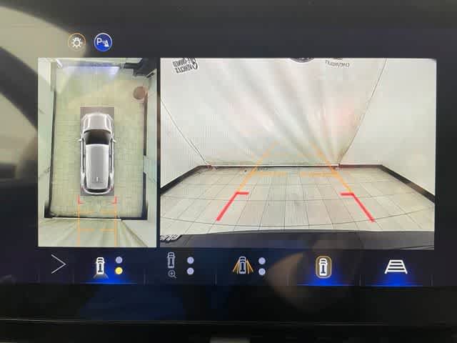 New 2026 Chevrolet Equinox LT w/ Safety and Technology Package AWD/4WD image 5