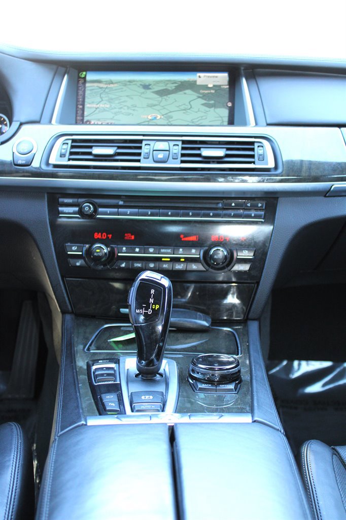 Used 2015 BMW 750i RWD image 14