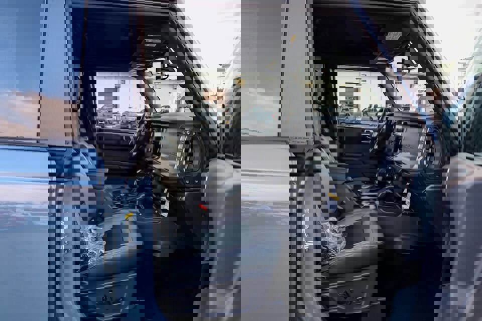 Used 2024 Ford Bronco Outer Banks w/ Sasquatch Package image 9