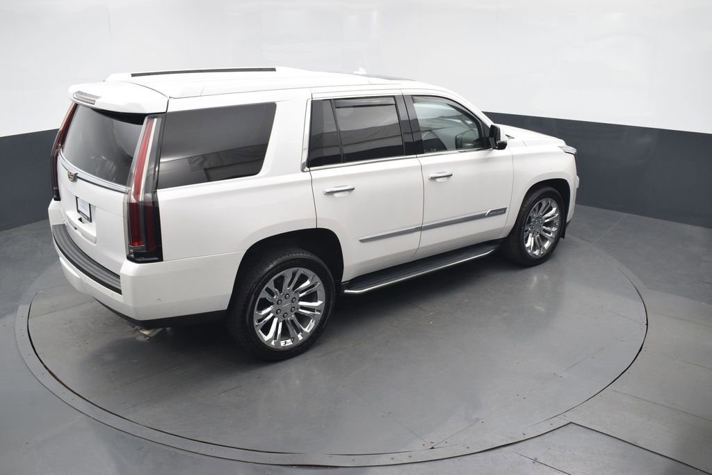 Used 2020 Cadillac Escalade Luxury w/ LPO, Radiant Package AWD/4WD image 47