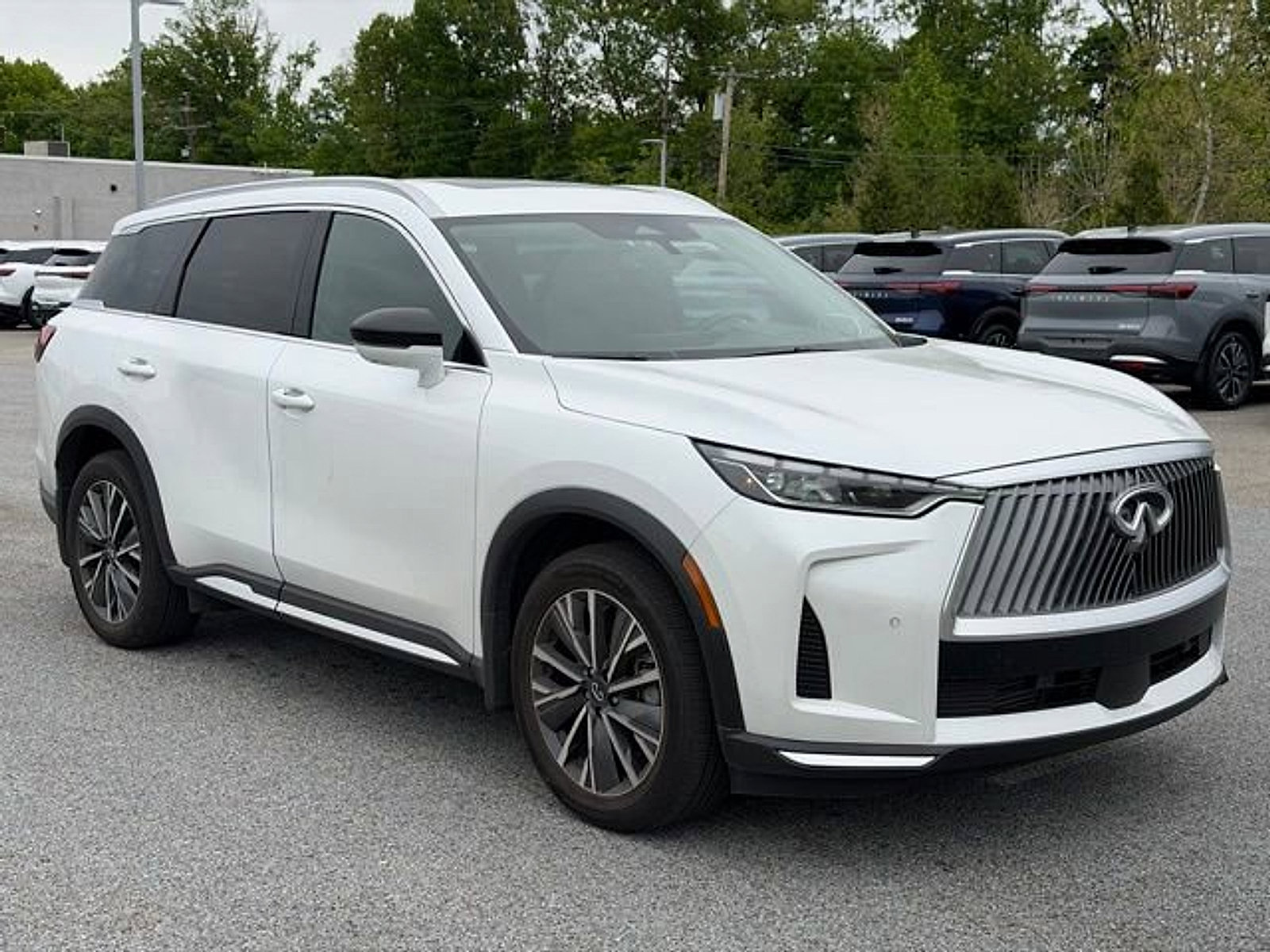 Certified 2026 INFINITI QX60 Luxe w/ Cargo Package AWD/4WD image 1