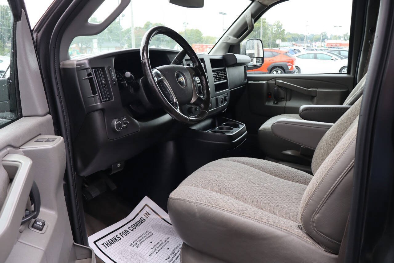 Used 2016 Chevrolet Express 3500 LT w/ LT Preferred Equipment Group RWD image 7