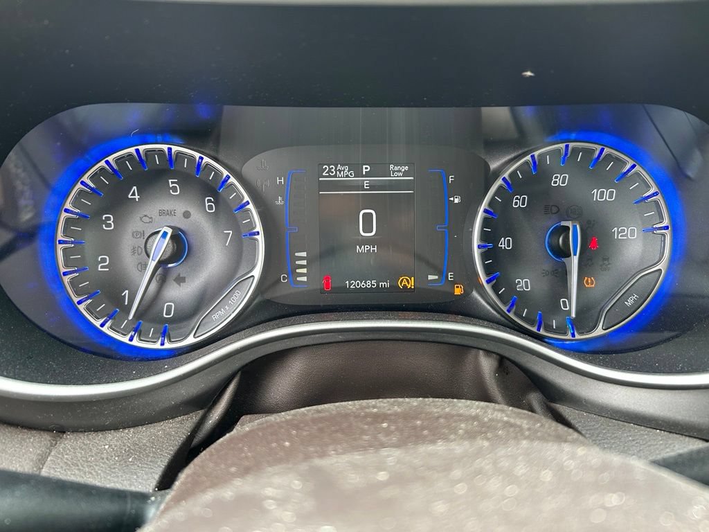 Used 2019 Chrysler Pacifica Touring-L FWD image 24