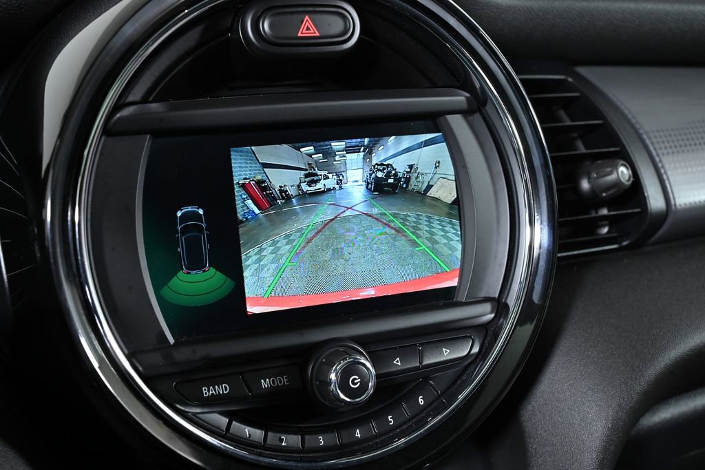 Used 2019 MINI Cooper 2-Door Hardtop w/ Signature Upholstery Package image 15