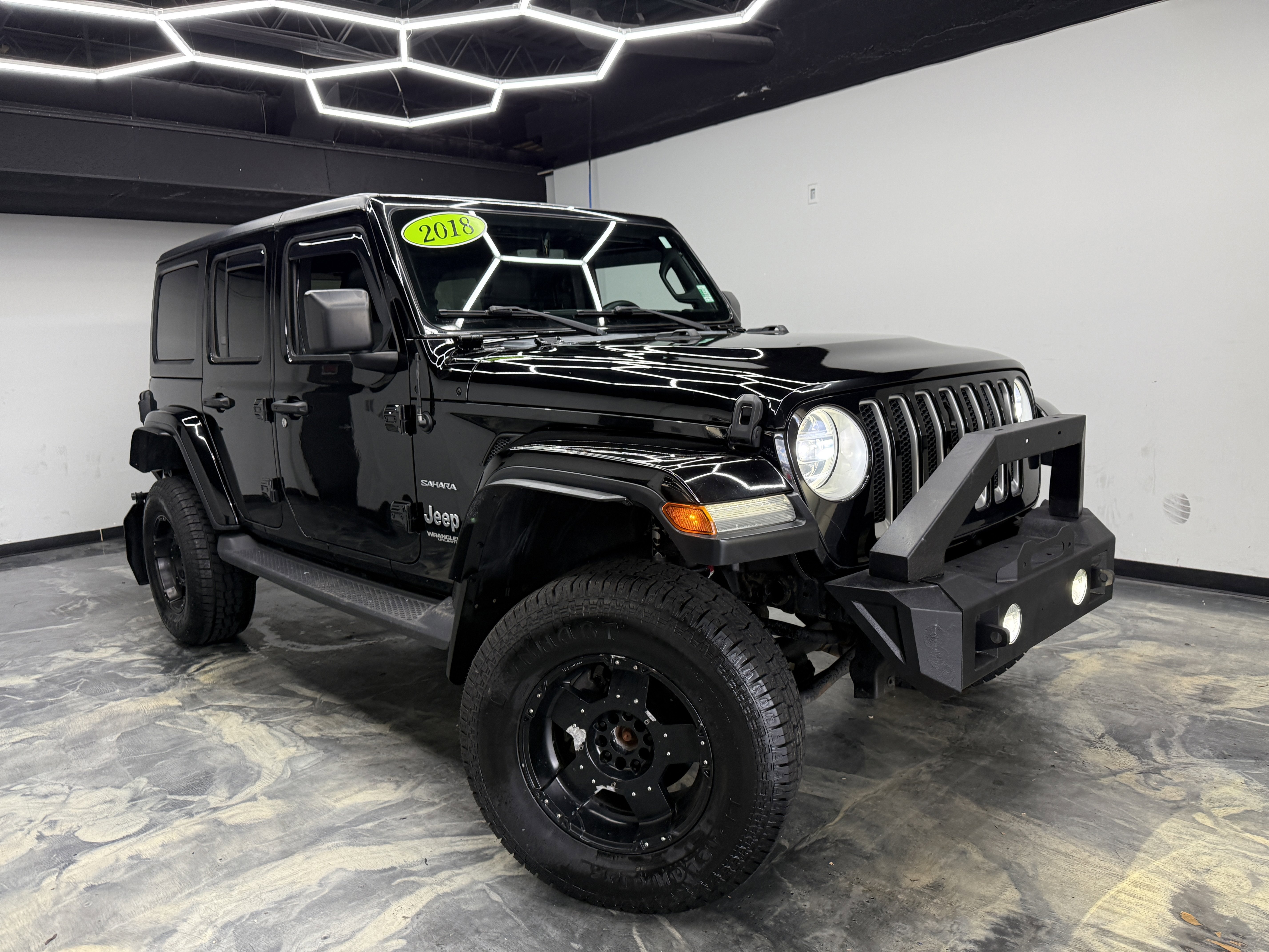 Used 2018 Jeep Wrangler Unlimited Sahara w/ Uconnect 4C Nav & Sound Group AWD/4WD image 6