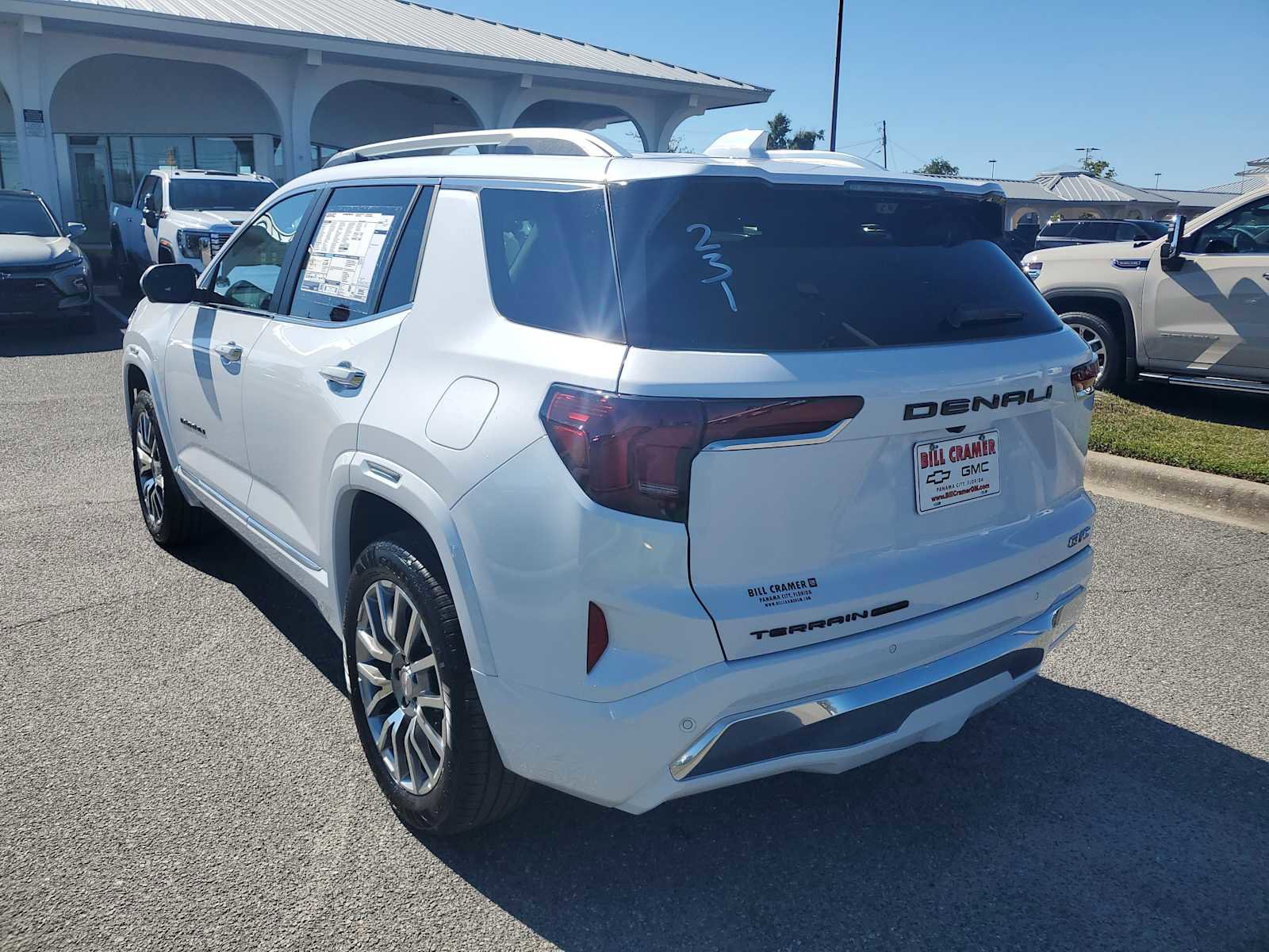 New 2026 GMC Terrain Denali w/ LPO, Black Badging Package image 27