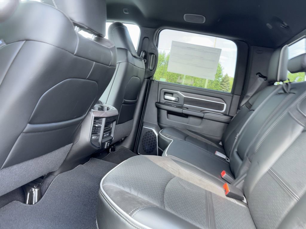 New 2026 RAM 2500 Laramie AWD/4WD image 9