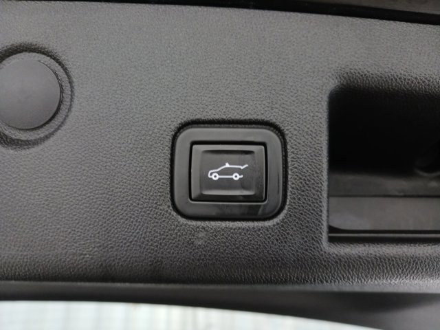 Used 2020 Chevrolet Equinox LT image 31