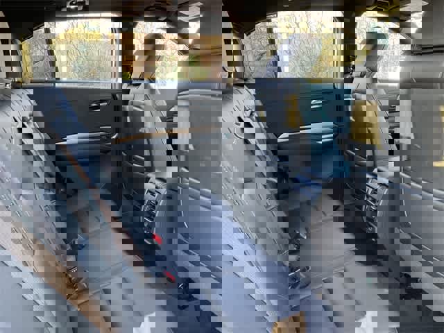 Used 2024 Cadillac XT4 Premium Luxury image 16