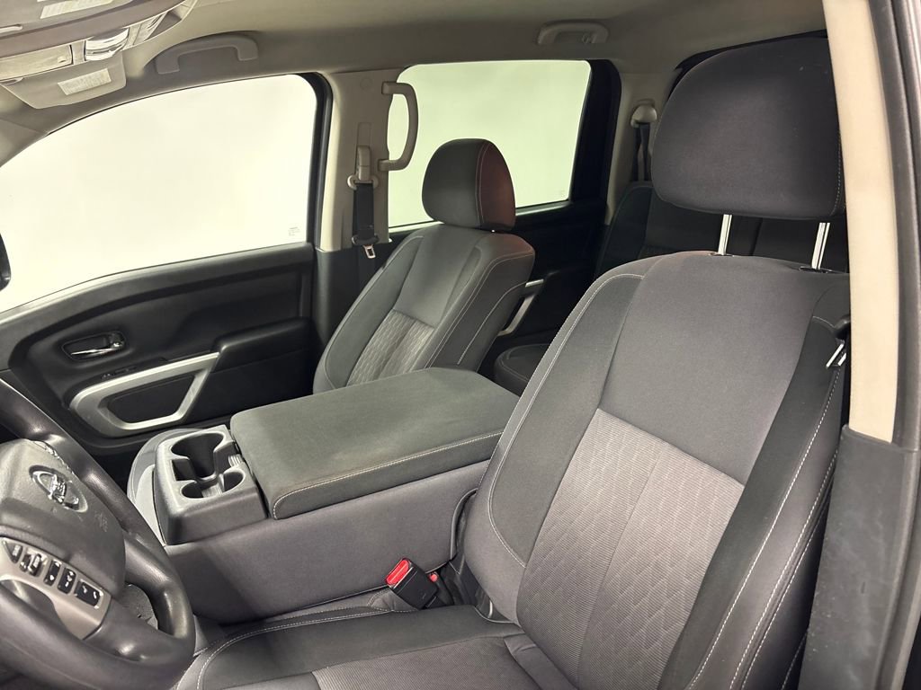 Used 2021 Nissan Titan SV w/ Accessory Utility Package image 25