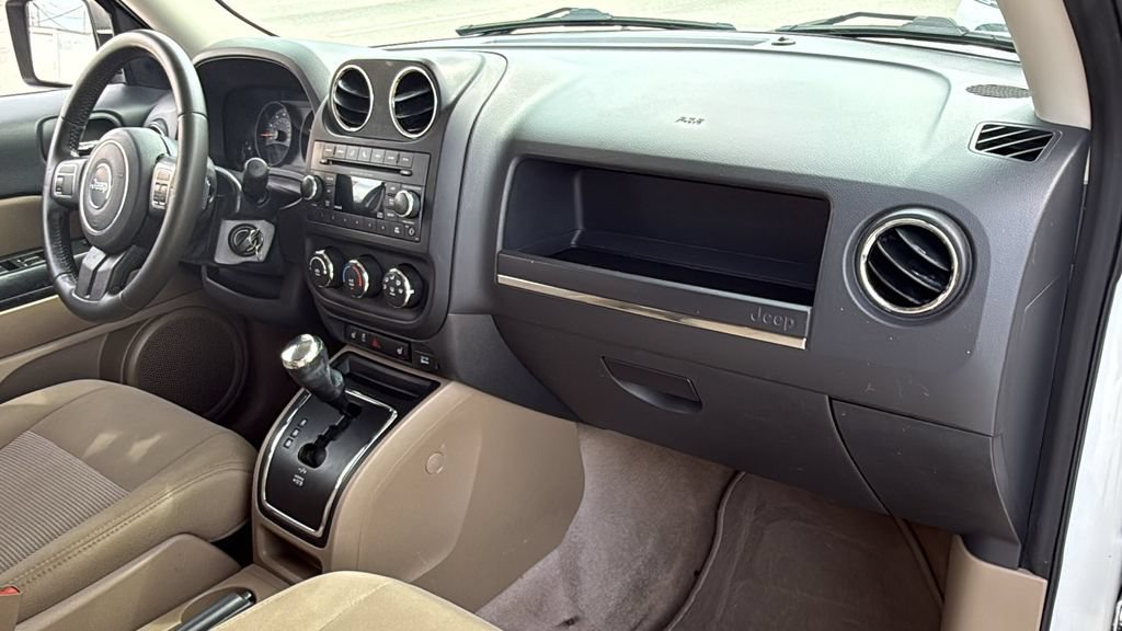 Used 2017 Jeep Patriot Latitude FWD image 40