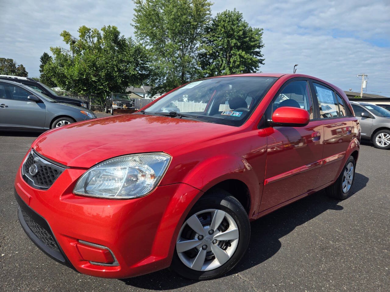 Used 2010 Kia Rio5 FWD image 2
