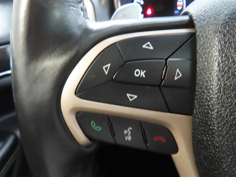 Used 2015 Jeep Grand Cherokee Limited w/ Luxury Group II image 25