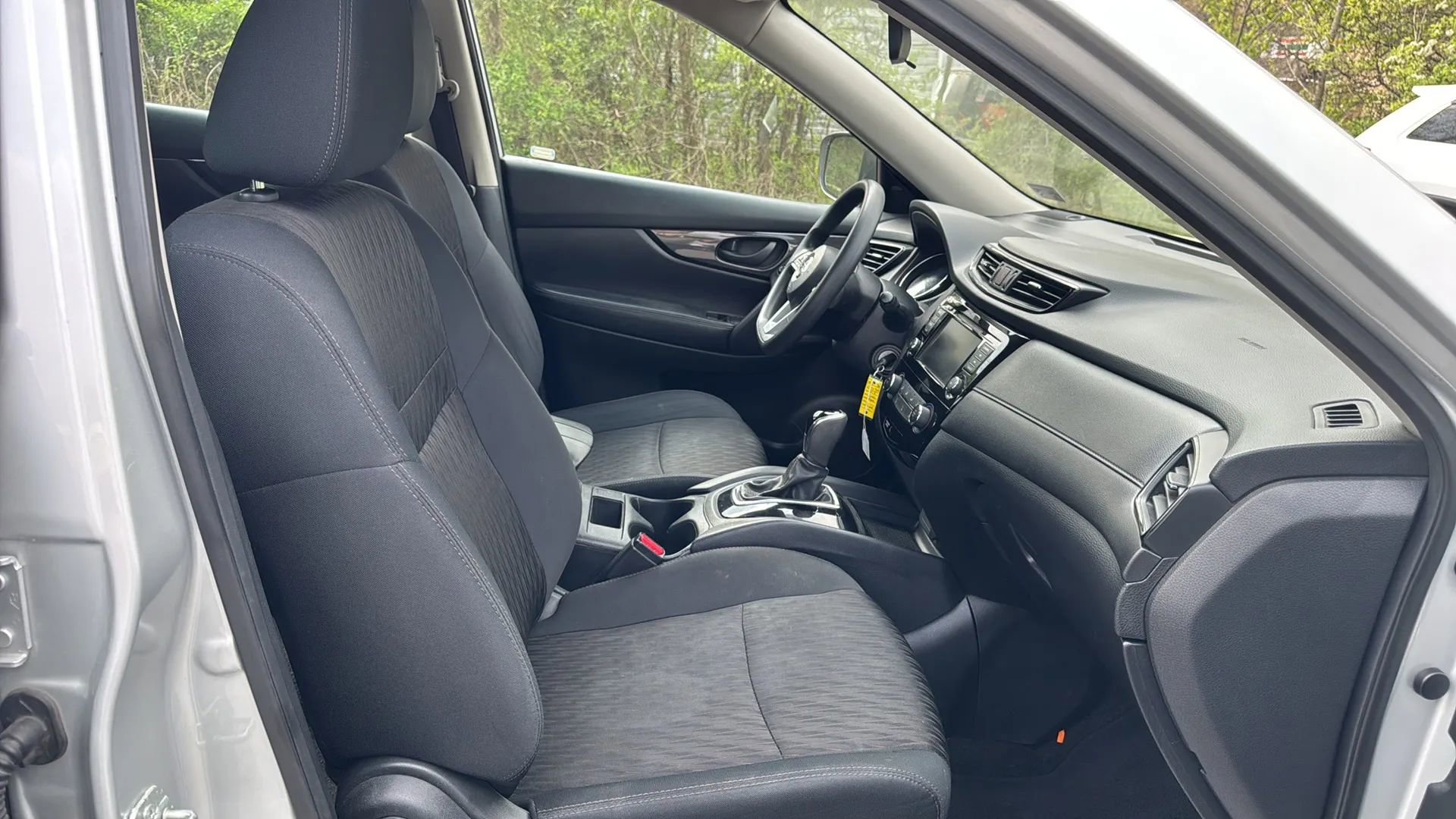 Used 2019 Nissan Rogue S image 12