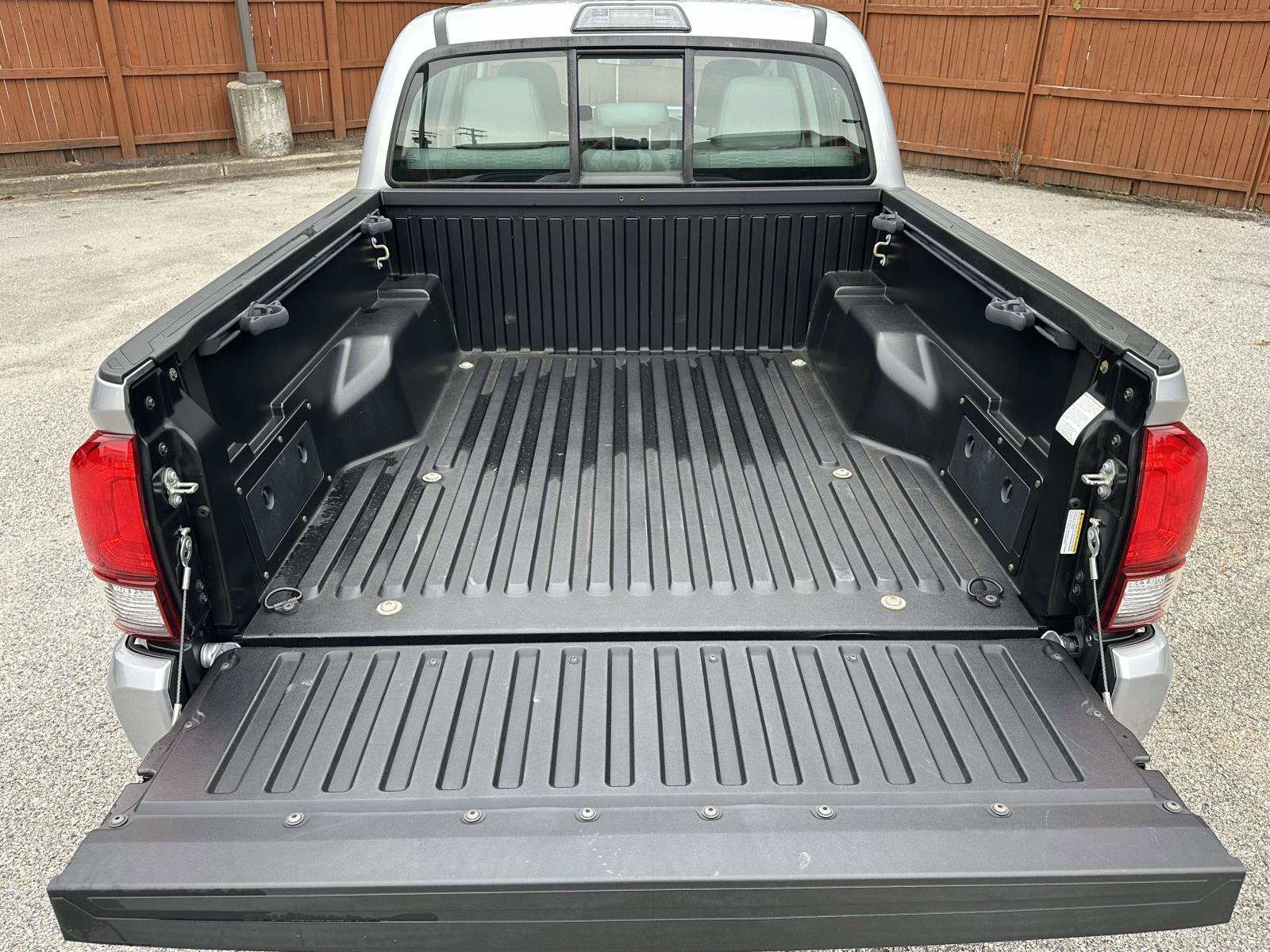 Used 2018 Toyota Tacoma SR image 18