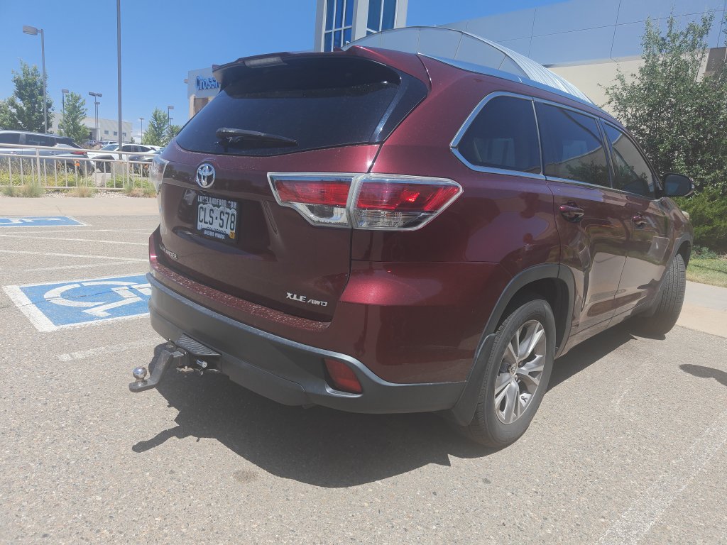 Used 2015 Toyota Highlander XLE AWD/4WD image 3