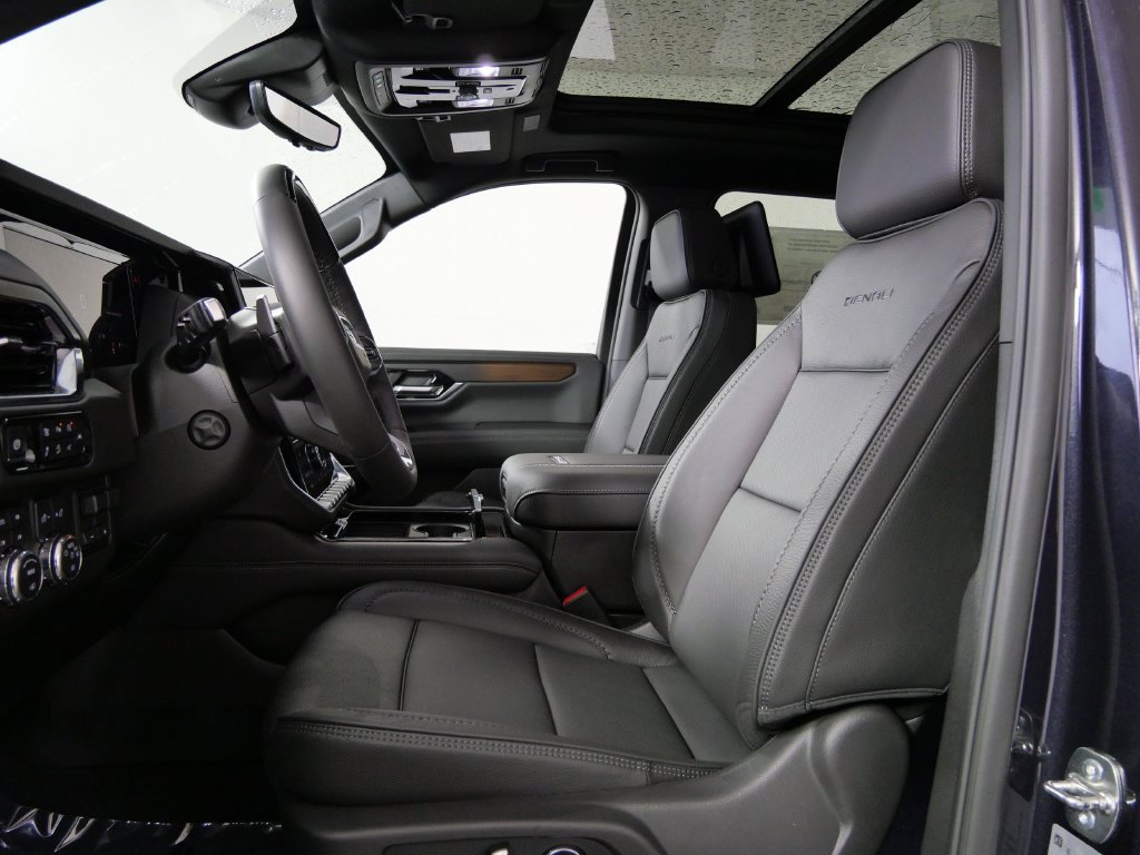 New 2026 GMC Yukon XL Denali w/ Denali Reserve Package AWD/4WD image 9