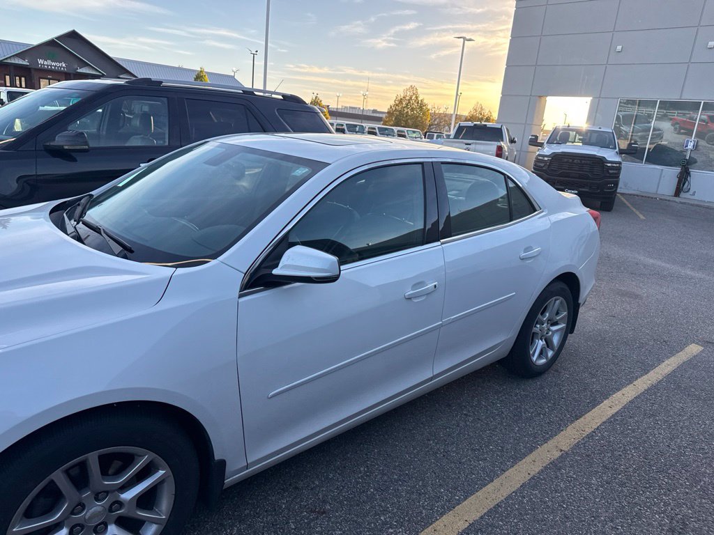Used 2015 Chevrolet Malibu LT FWD image 4