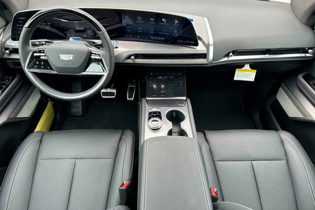 New 2026 Cadillac Vistiq Sport w/ LPO, Floor Liner Package AWD/4WD image 13