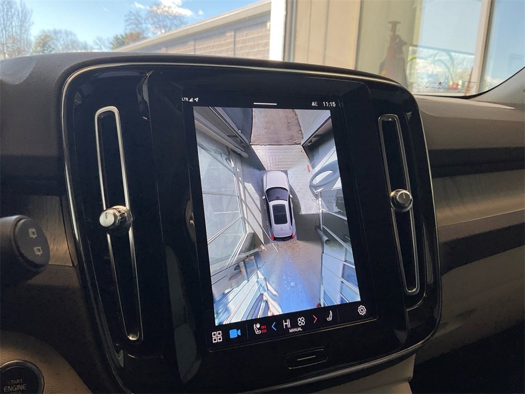 Certified 2023 Volvo XC40 B5 Plus w/ Driver Assist Package image 21