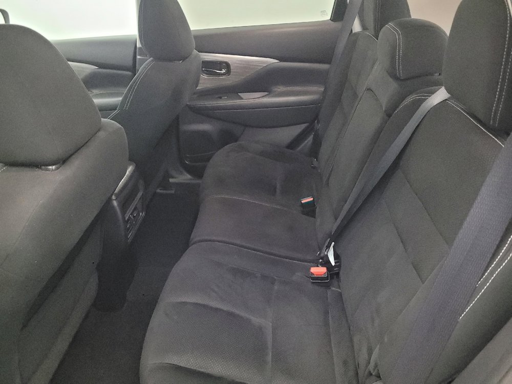 Used 2017 Nissan Murano S image 18