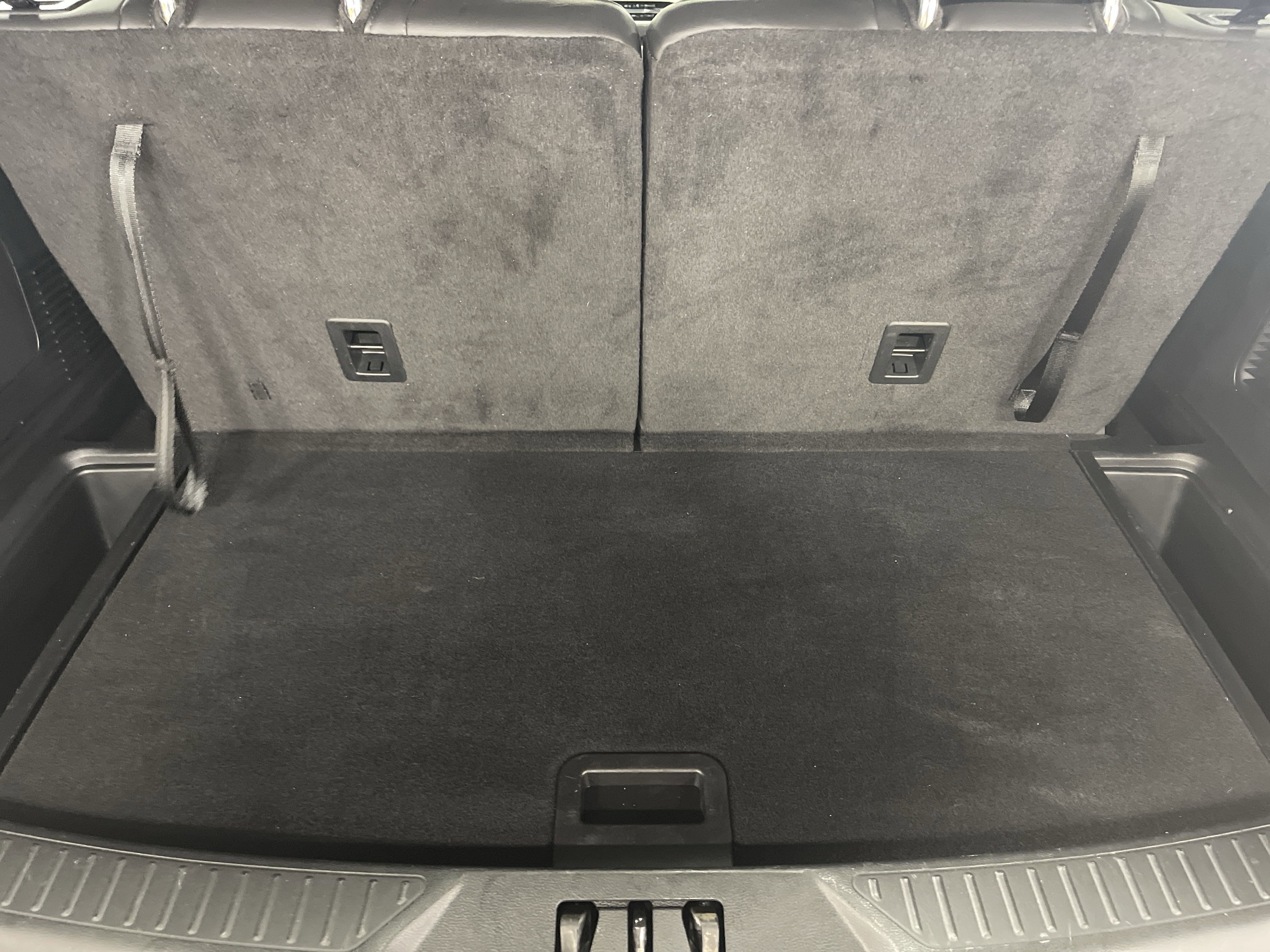 Used 2023 Ford Explorer XLT w/ Equipment Group 202A image 13