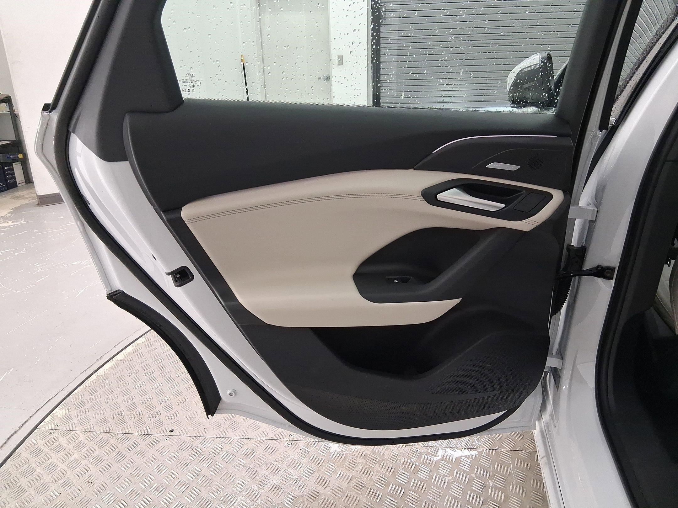 Used 2025 Audi A6 e-tron Premium Plus w/ Premium Plus image 27