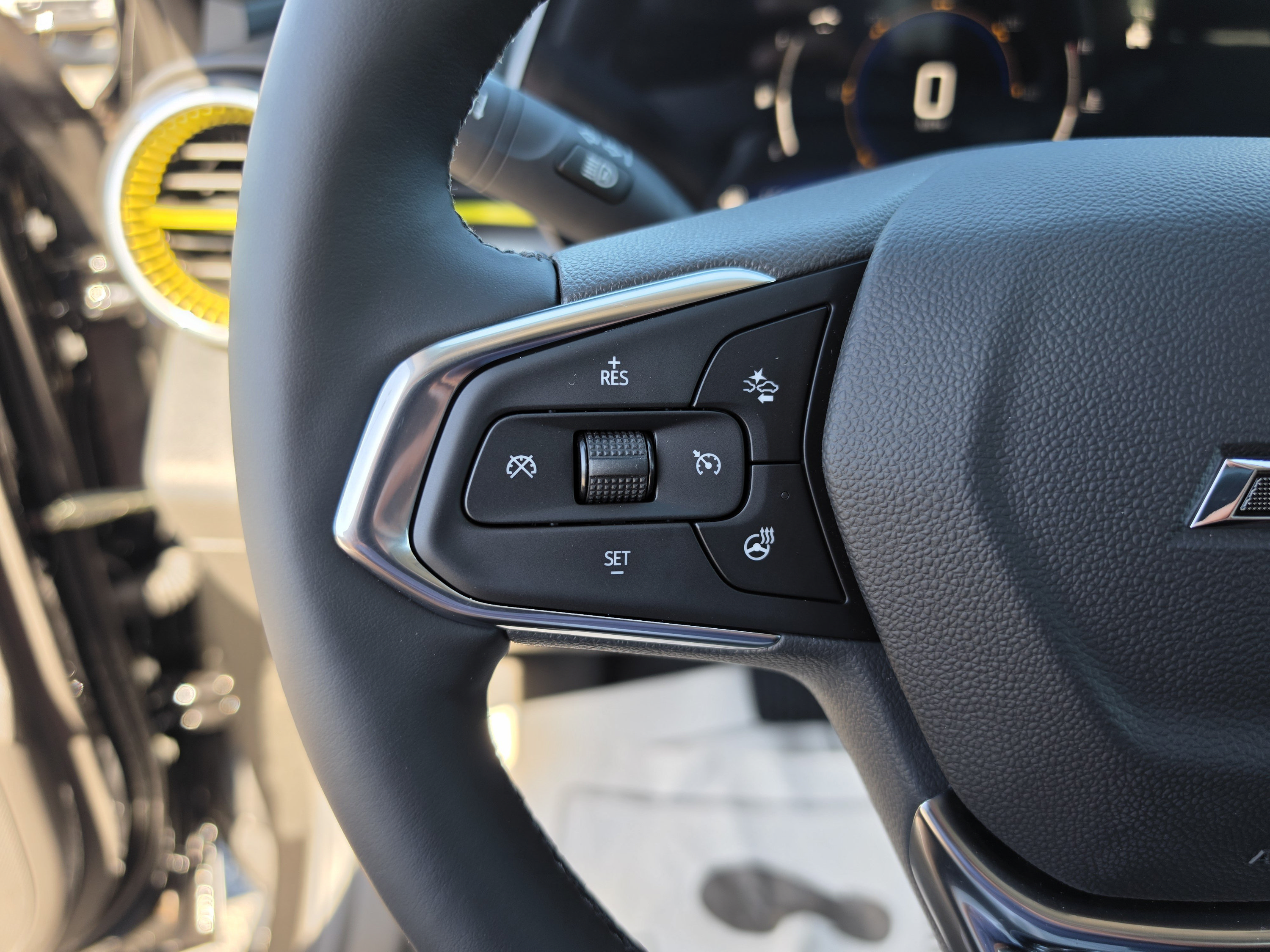 New 2026 Chevrolet Trax LT w/ Driver Confidence Package FWD image 32