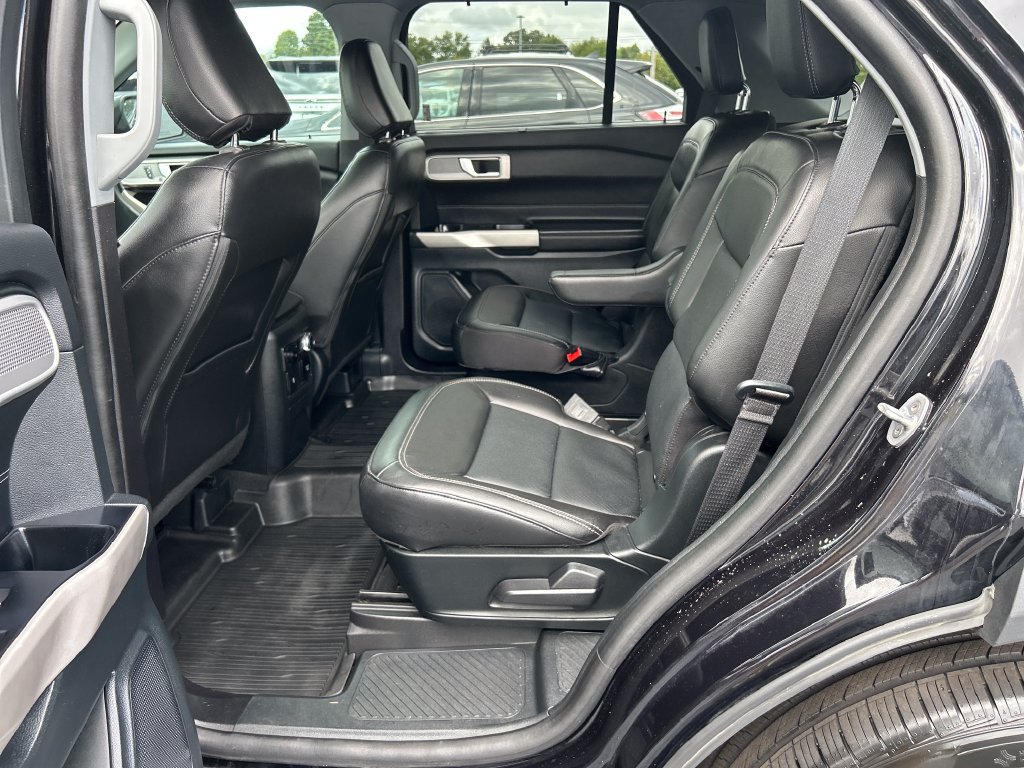 Used 2022 Ford Explorer Limited AWD/4WD image 14