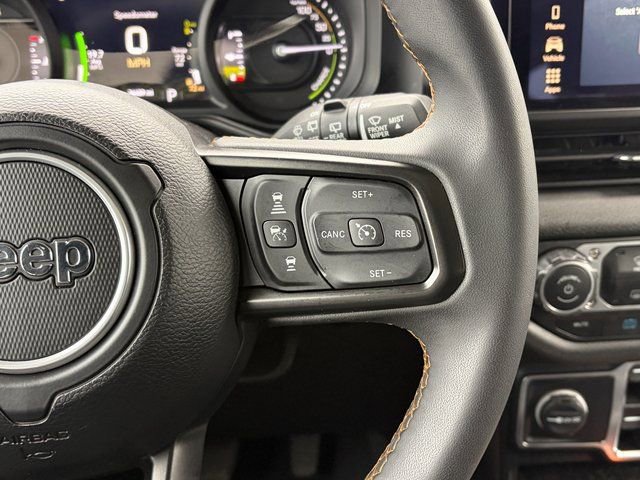 Used 2024 Jeep Wrangler Unlimited image 28