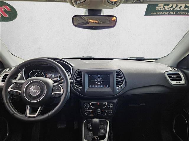 Used 2018 Jeep Compass Latitude w/ Popular Equipment Group AWD/4WD image 15