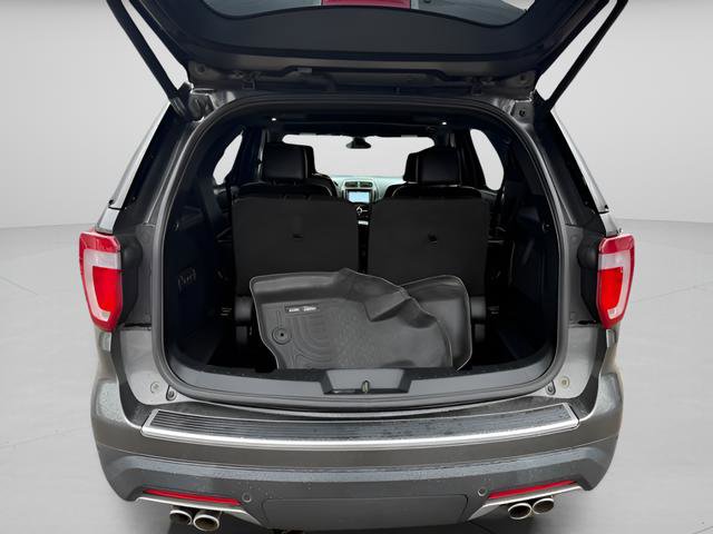 Used 2018 Ford Explorer Platinum image 12
