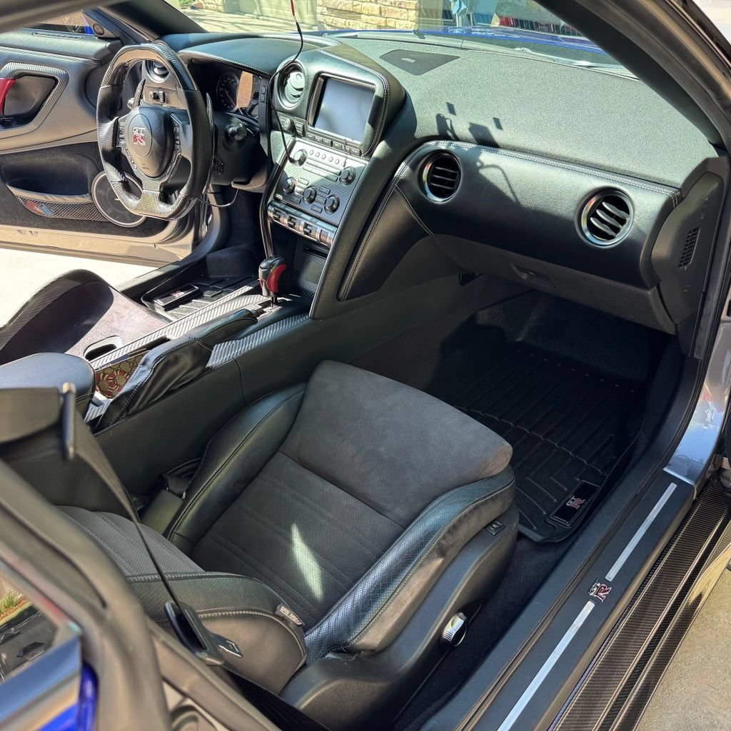 Used 2014 Nissan GT-R Black Edition AWD/4WD image 11