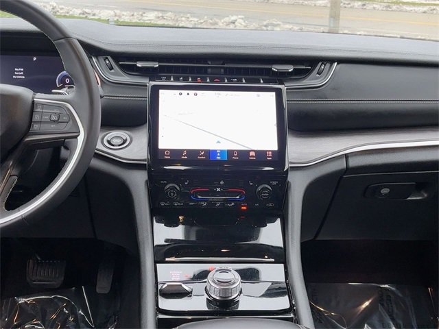 Used 2023 Jeep Grand Cherokee L Limited image 29