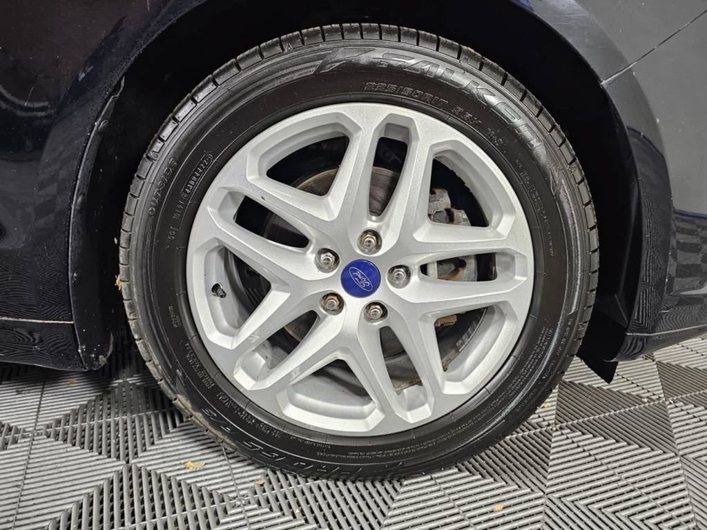 Used 2016 Ford Fusion SE FWD image 9