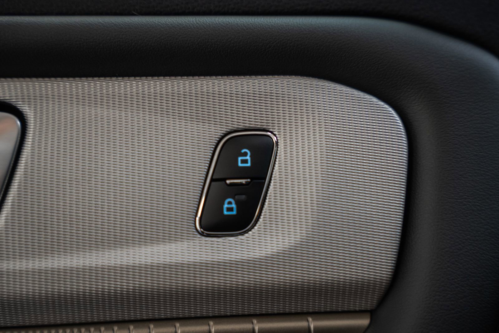 Certified 2025 Ford Explorer Active w/ Active Comfort Package image 46