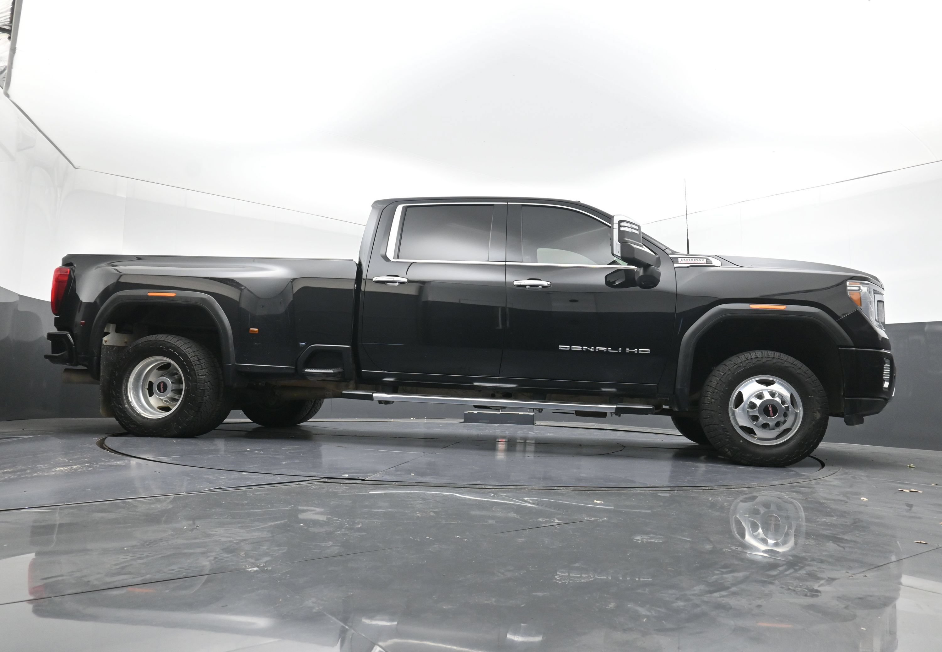 Used 2021 GMC Sierra 3500 Denali AWD/4WD image 32