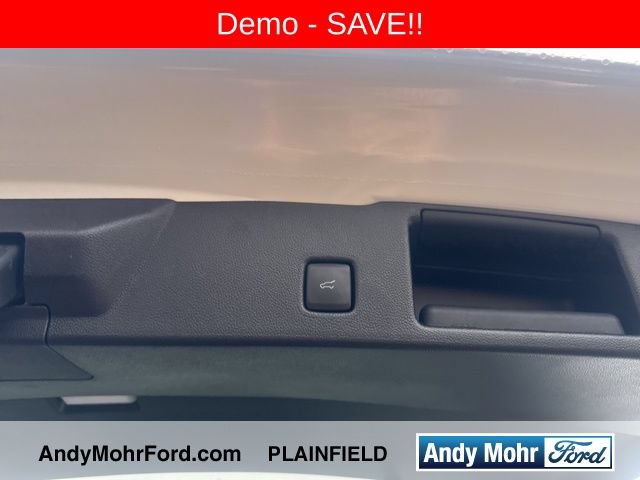New 2025 Ford Escape SE w/ PHEV Premium Package FWD image 9