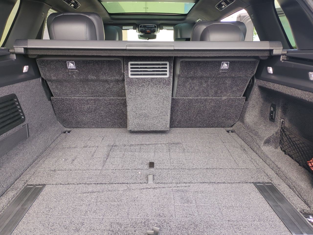 New 2025 Land Rover Range Rover SV AWD/4WD image 25