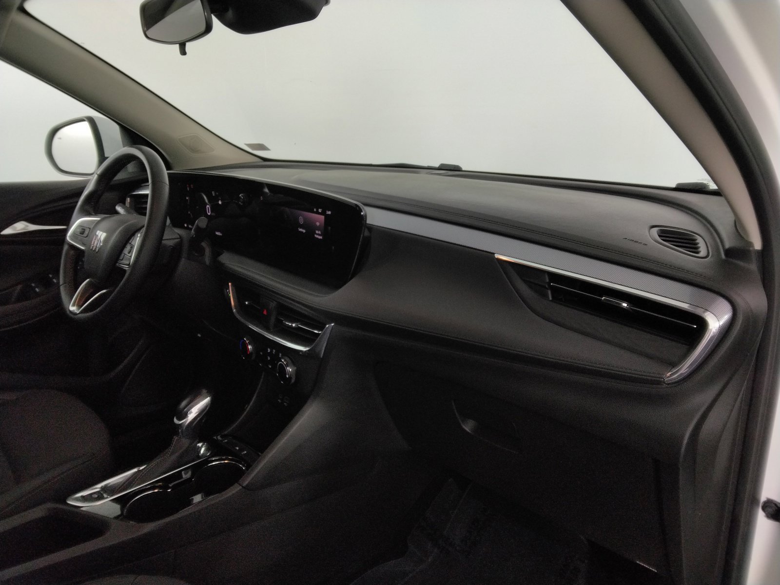 Used 2024 Buick Encore GX Preferred FWD image 32
