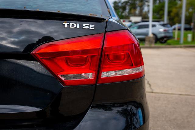 Used 2015 Volkswagen Passat TDI SE FWD image 31