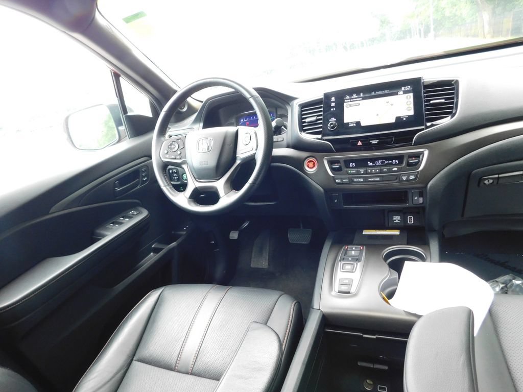 Certified 2022 Honda Passport TrailSport image 3
